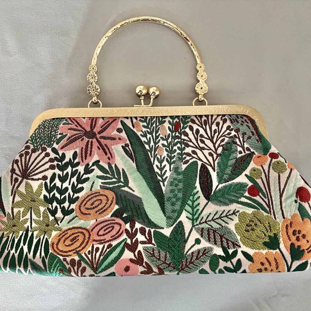 NEW Vintage Floral Embroidered Frame/Crossbody Bag with Gold Chain